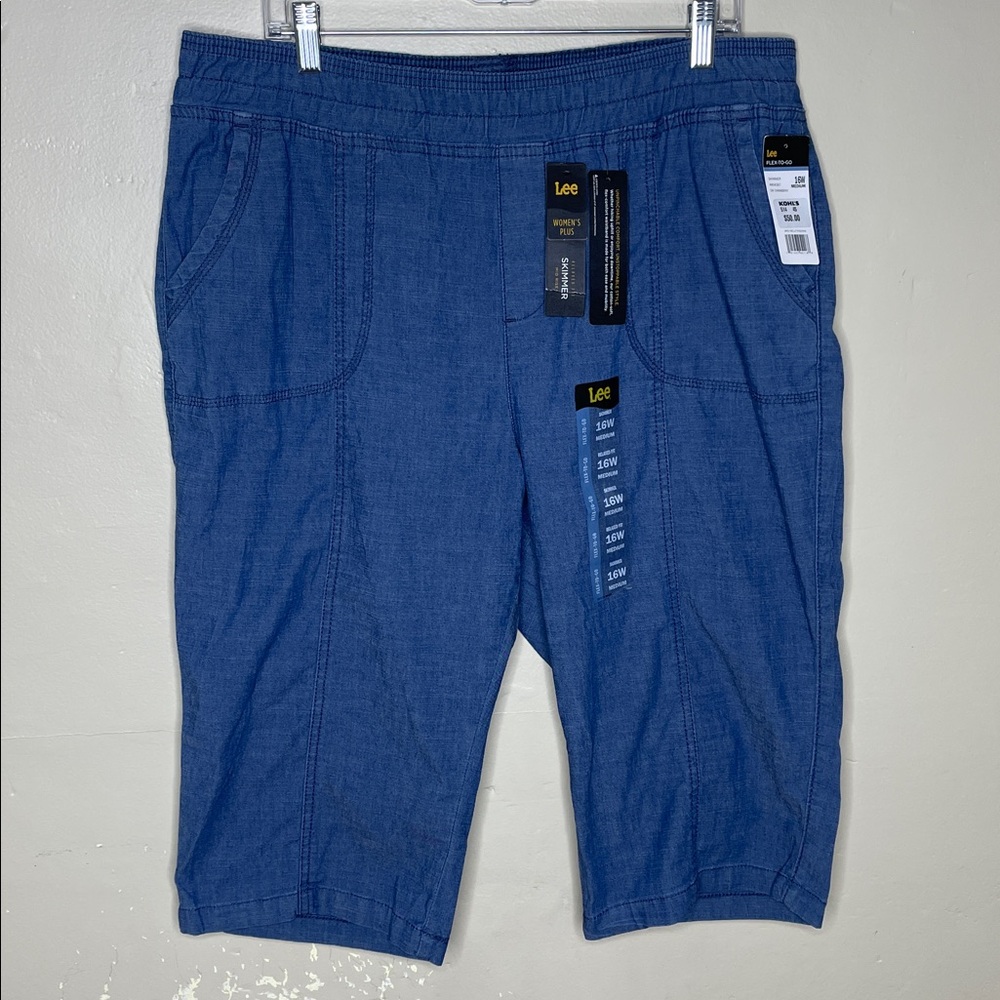 LEE Women’s Relaxed Fit SHIMMER Mid Rise Flex FLEX-To-Go Chambray Capri Pants 16 - Picture 12 of 13